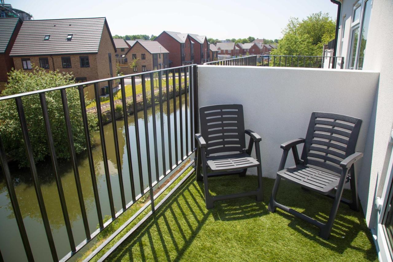 Apartment Bridge Court: Luxury Canal-view With Parking *